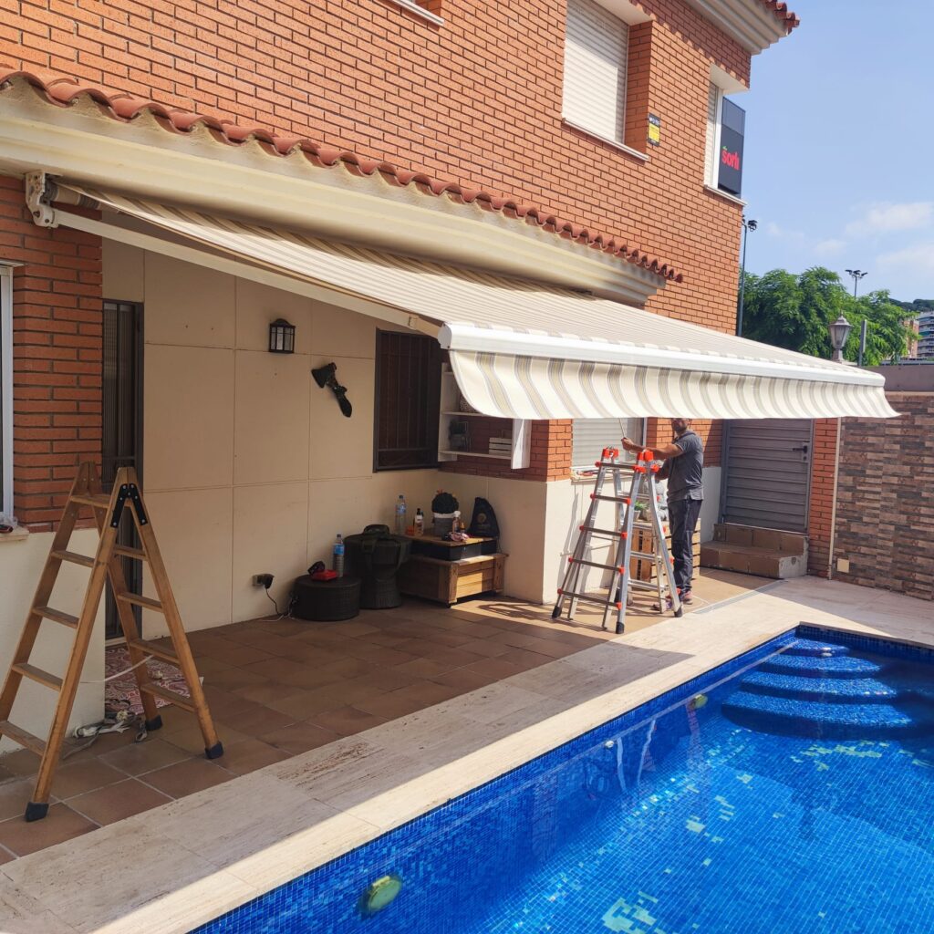 instalacion toldos y carpa casa | Aluminios Qualum