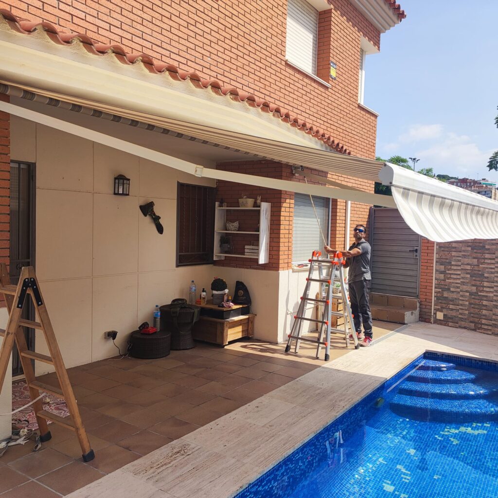 instalacion toldos y carpa casa | Aluminios Qualum