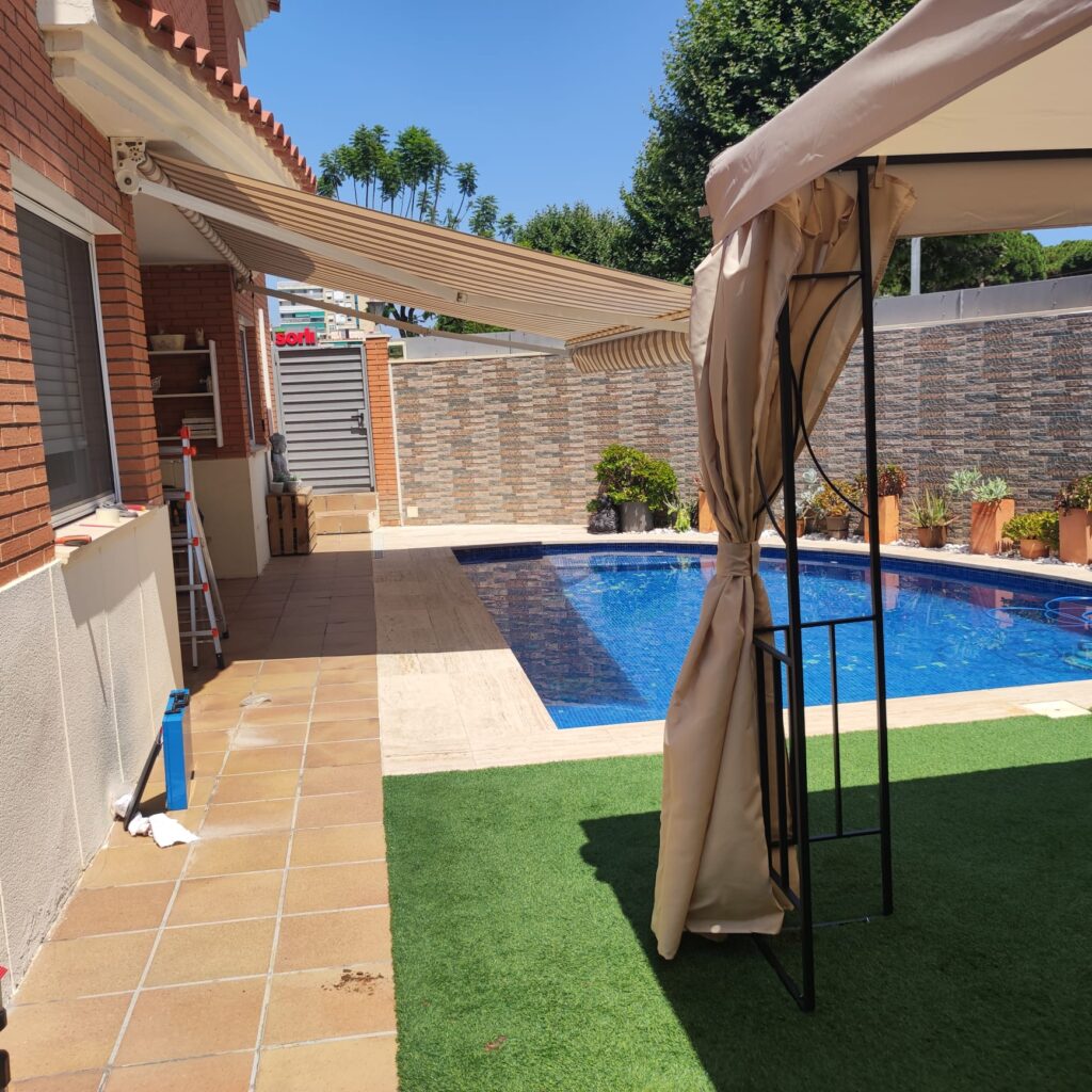 instalacion toldos y carpa casa | Aluminios Qualum