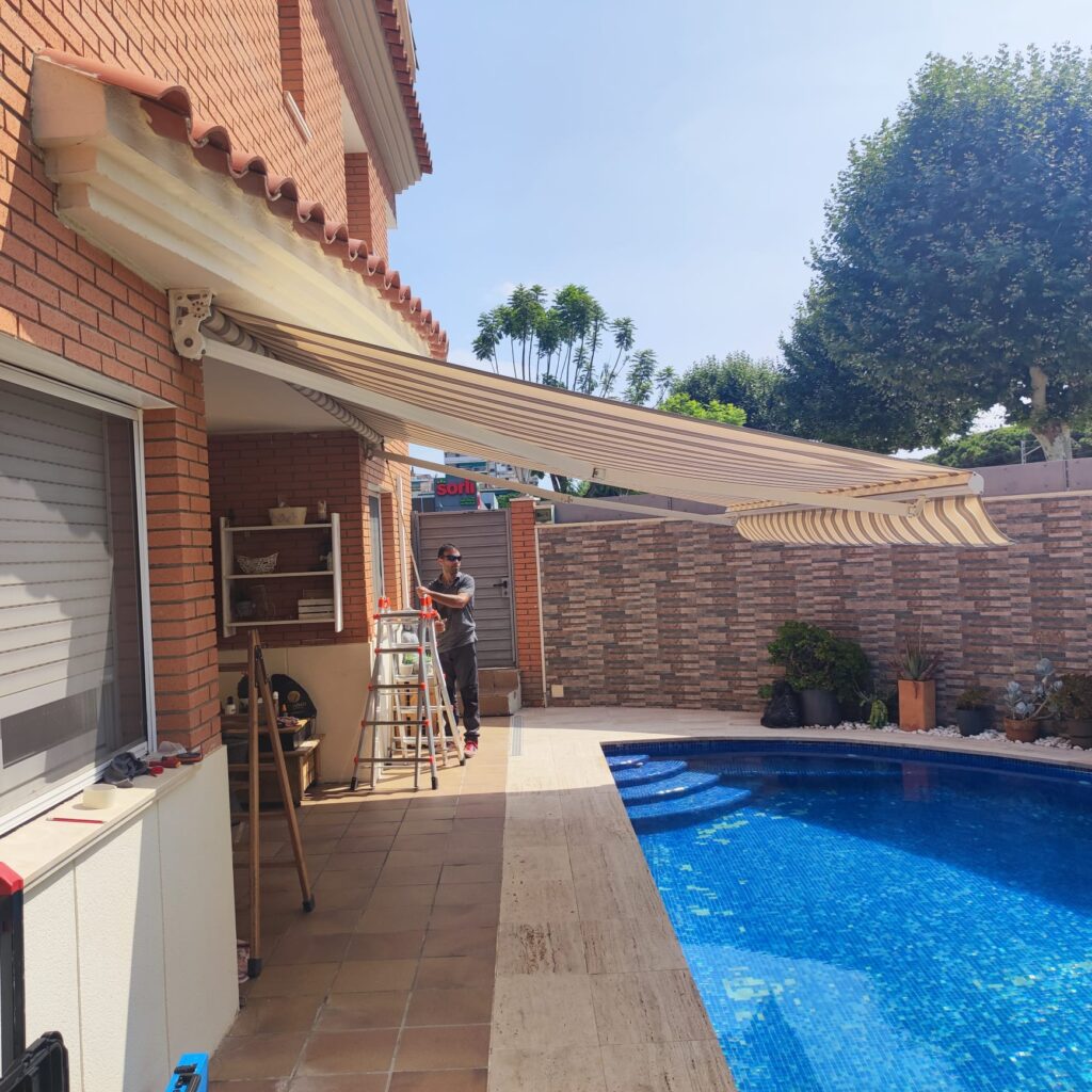 instalacion toldos y carpa casa | Aluminios Qualum