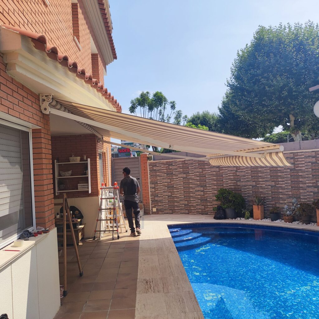 instalacion toldos y carpa casa | Aluminios Qualum